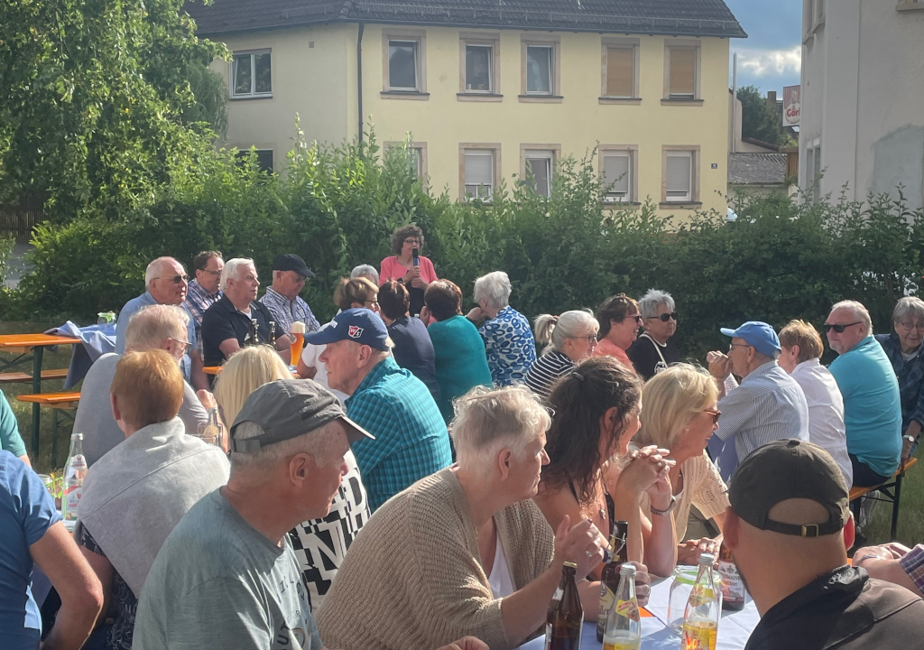 Die feiernde Tafelgemeinschaft