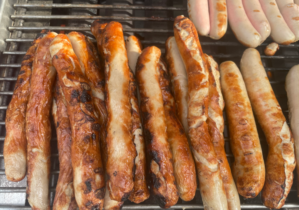 Bratwürste auf dem Grill